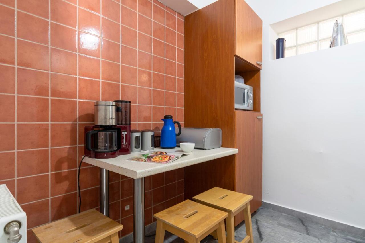 Central 3Bd Apt. Near Acropolis Athen Exterior foto